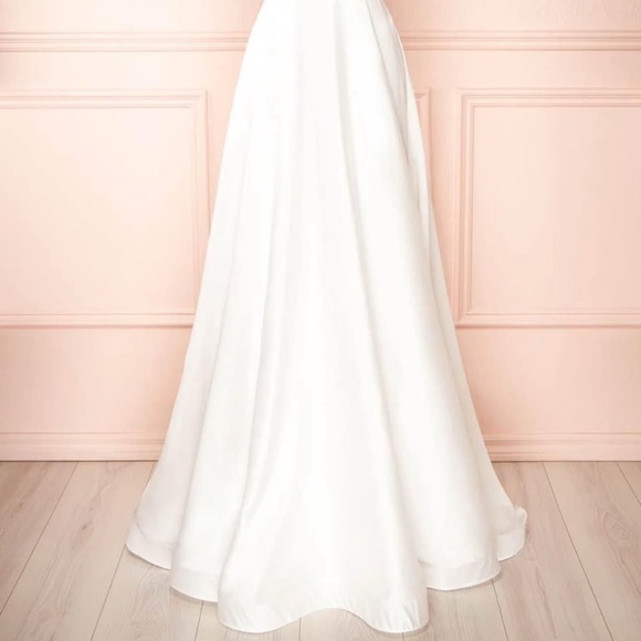 Timeless Wedding Dress - Picture 3 of 7